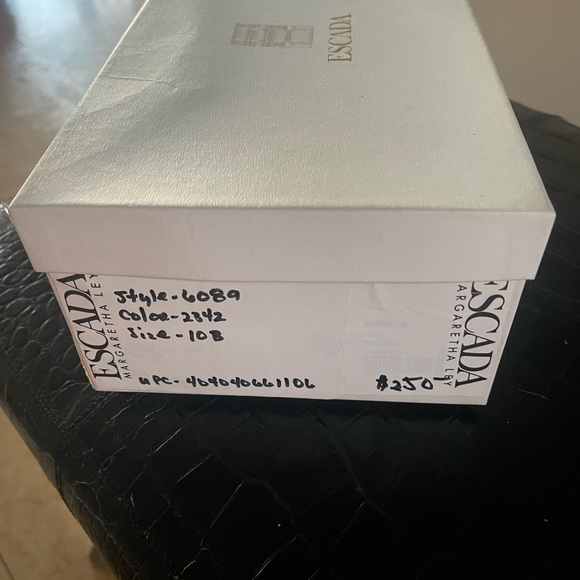 ESCADA DENIM HEELS - Picture 5 of 9